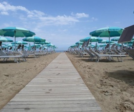 Casa con terrazza sul mare