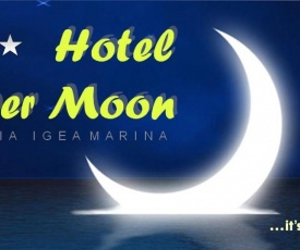 Hotel Paper Moon