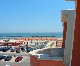 Luxurious Apartment in Lido Degli Estensi near Sea