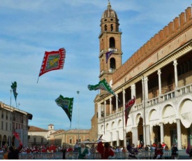 Appartamento in centro a Faenza